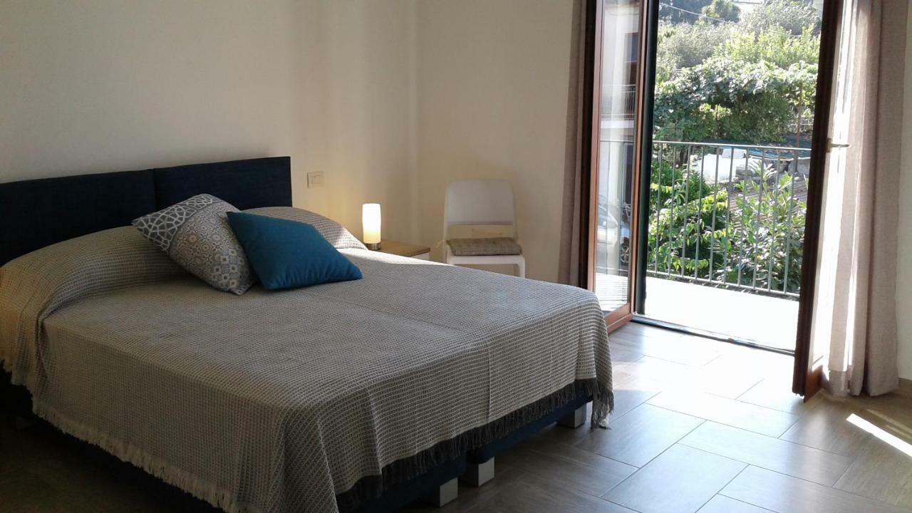 Madar Home SantʼAgata sui Due Golfi Екстериор снимка